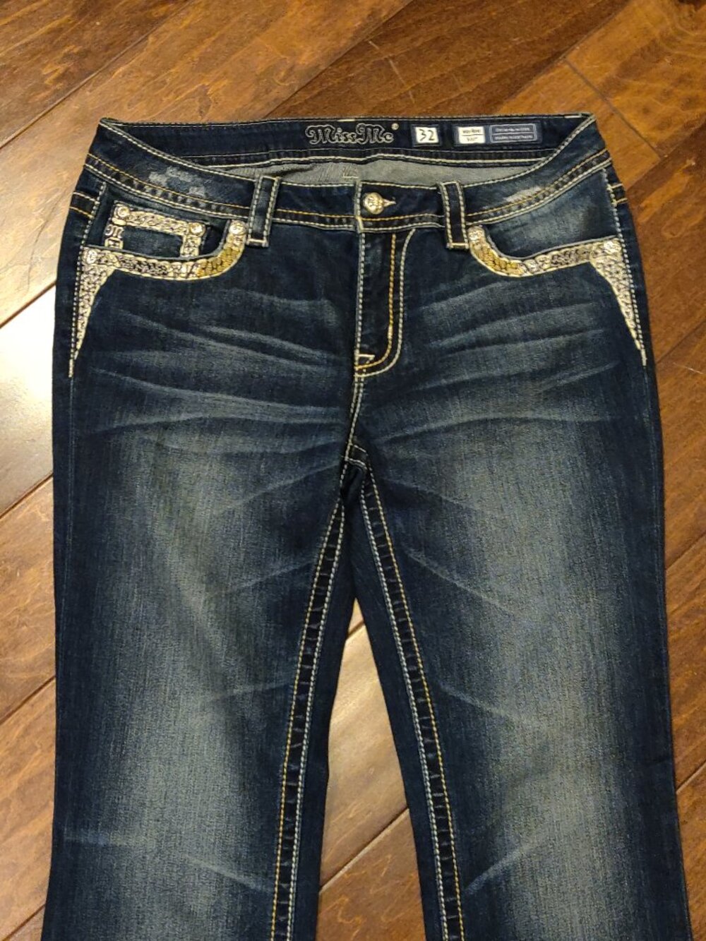 Miss Me Mid Rise Boot Cut Flap Pocket Embellished Jeans Size 32 - Picture 6 of 8